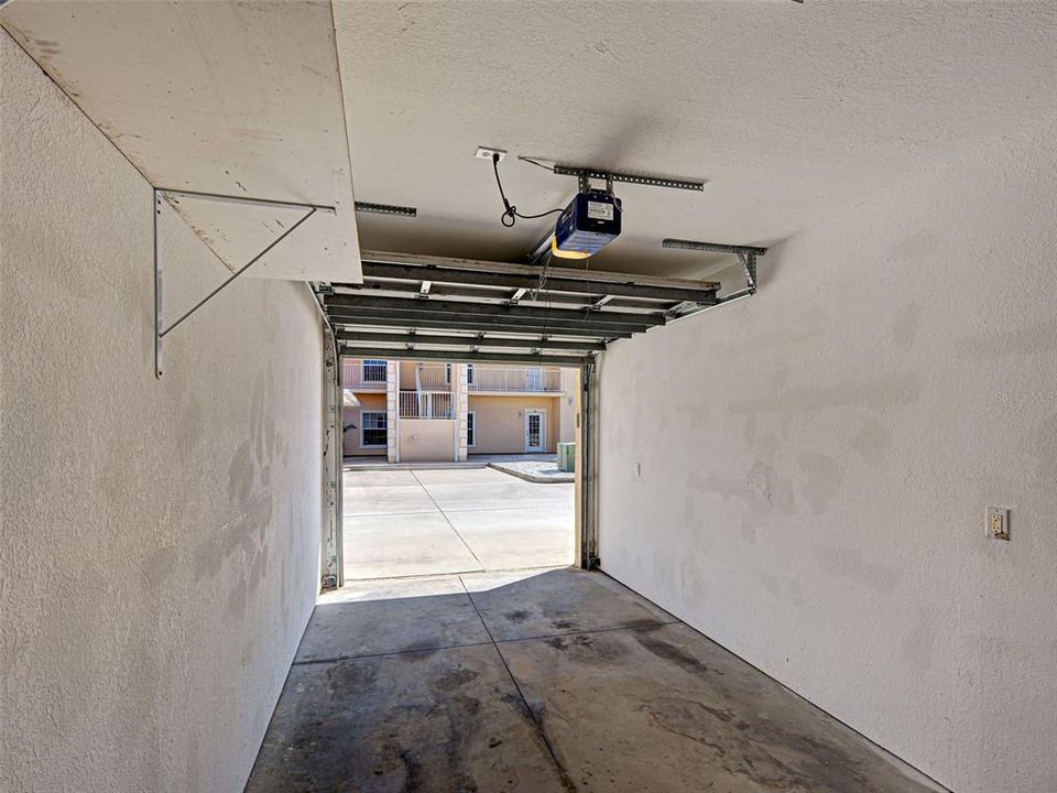 For Rent: $1,795 (2 beds, 2 baths, 1328 Square Feet)