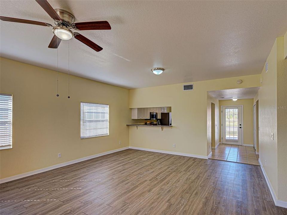 For Rent: $1,795 (2 beds, 2 baths, 1328 Square Feet)