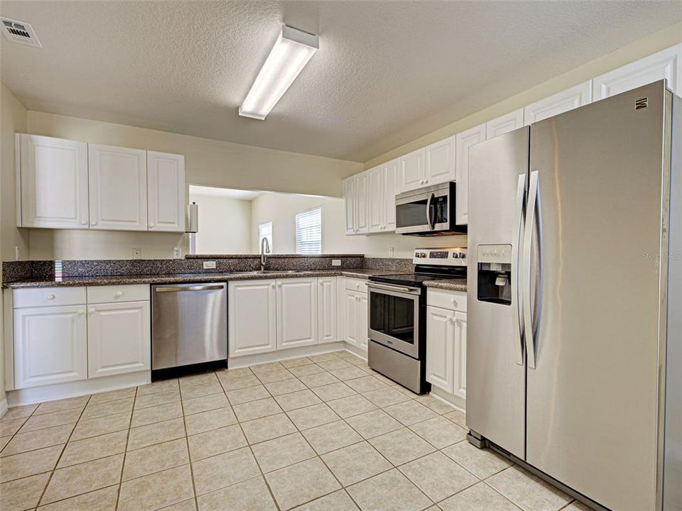 For Rent: $1,795 (2 beds, 2 baths, 1328 Square Feet)