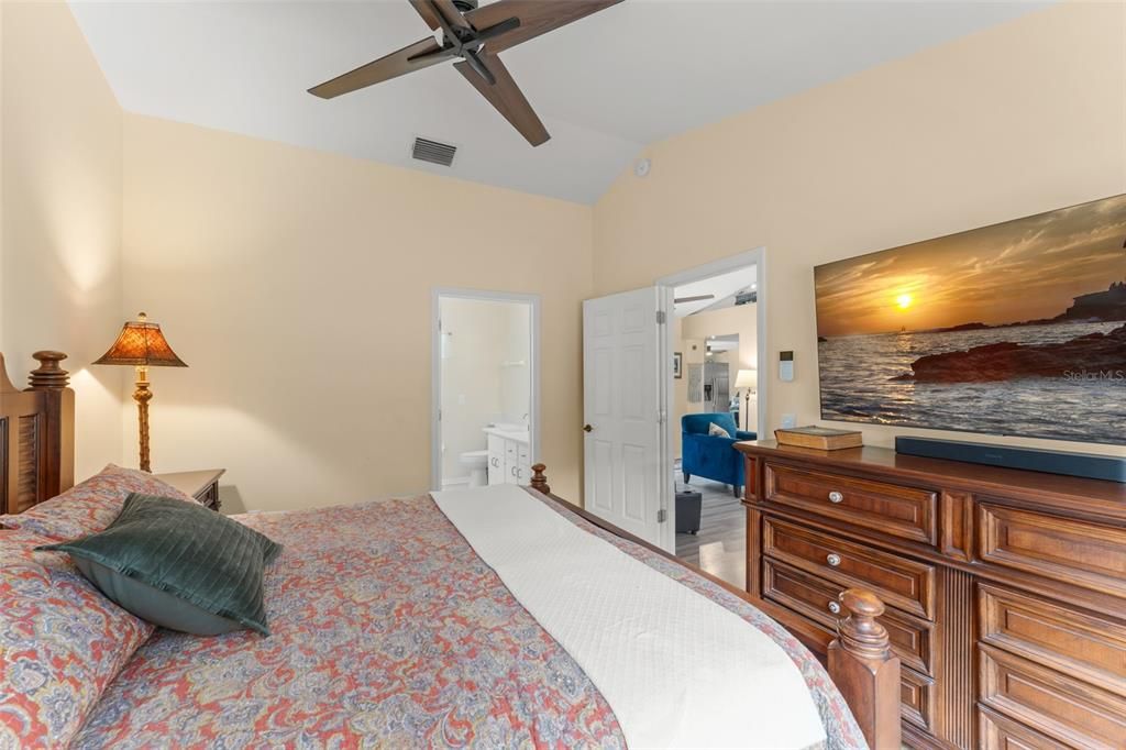 待售: $650,000 (3 贝兹, 2 浴室, 1995 平方英尺)