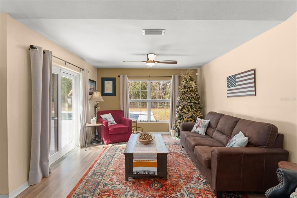 待售: $650,000 (3 贝兹, 2 浴室, 1995 平方英尺)