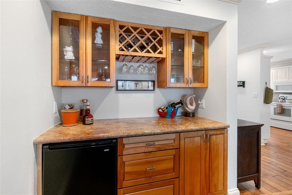 For Sale: $675,000 (2 beds, 2 baths, 1484 Square Feet)