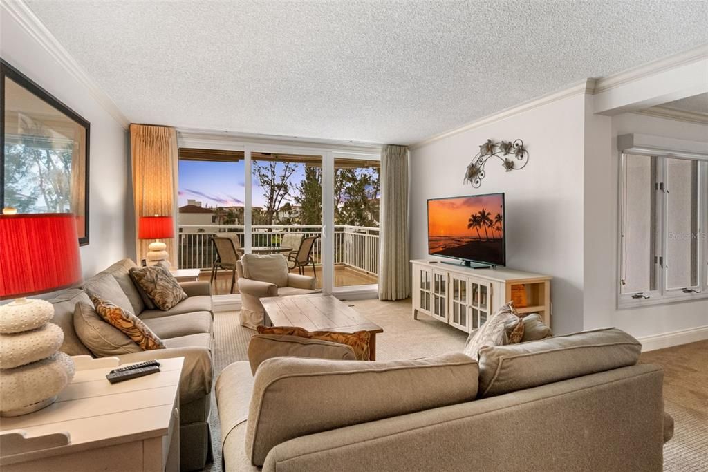 For Sale: $675,000 (2 beds, 2 baths, 1484 Square Feet)