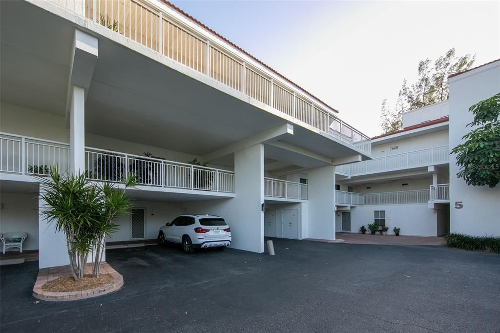 For Sale: $675,000 (2 beds, 2 baths, 1484 Square Feet)