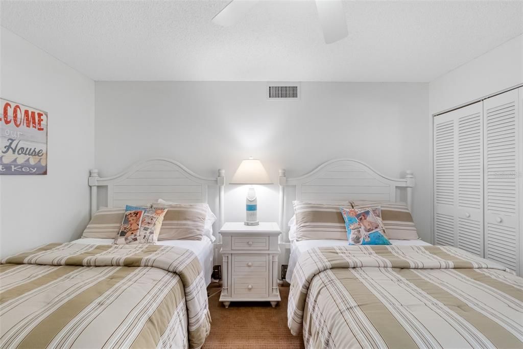 For Sale: $675,000 (2 beds, 2 baths, 1484 Square Feet)