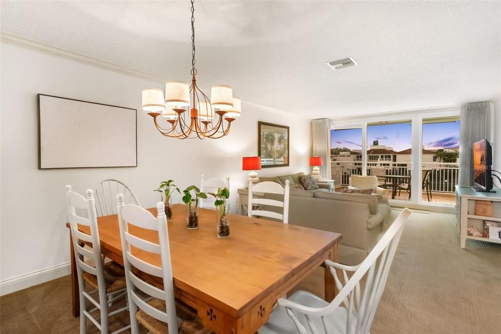 For Sale: $675,000 (2 beds, 2 baths, 1484 Square Feet)