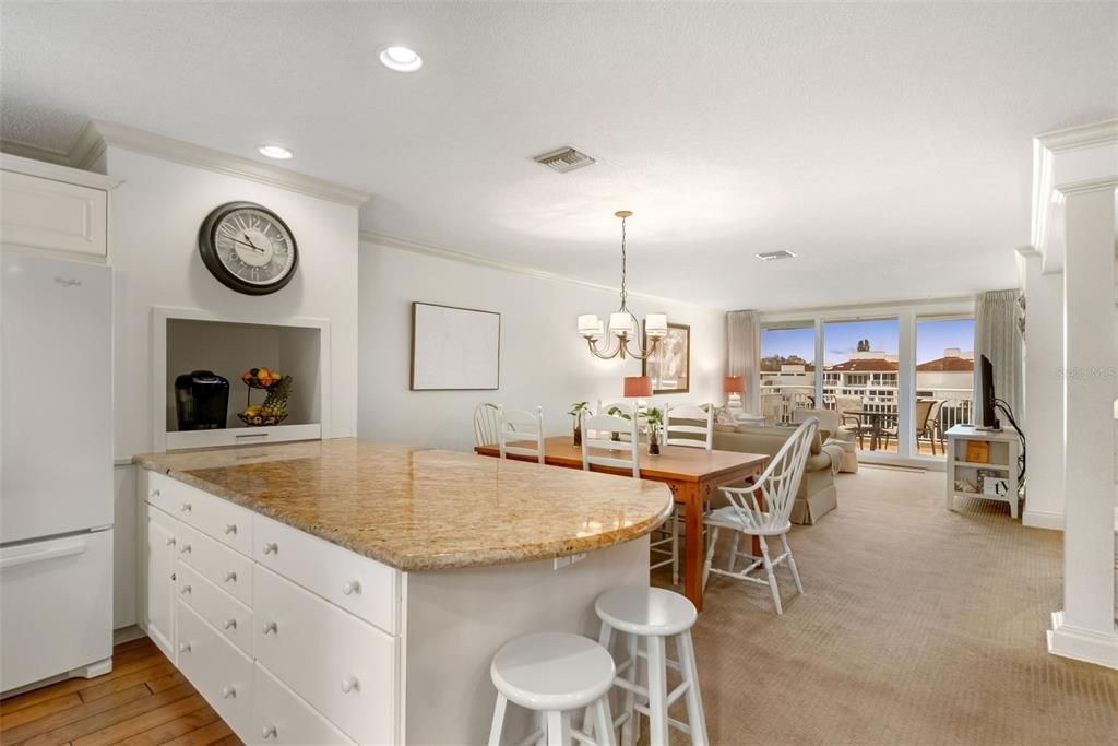 For Sale: $675,000 (2 beds, 2 baths, 1484 Square Feet)