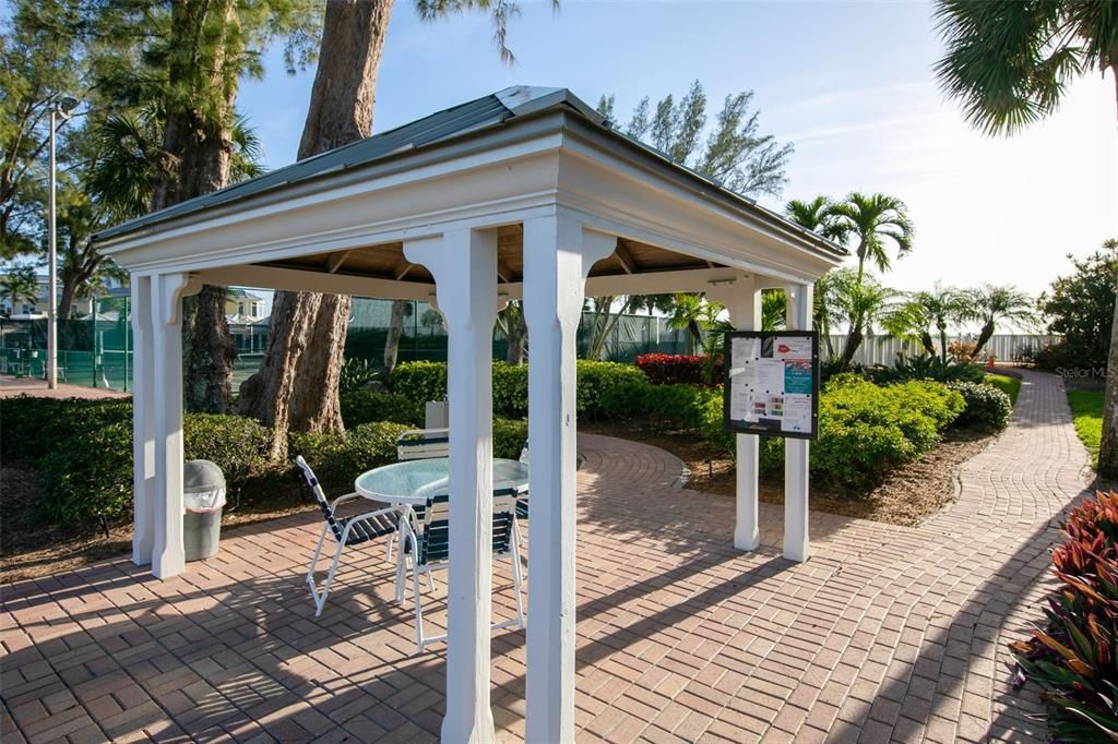 For Sale: $675,000 (2 beds, 2 baths, 1484 Square Feet)