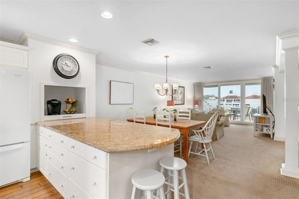 For Sale: $675,000 (2 beds, 2 baths, 1484 Square Feet)