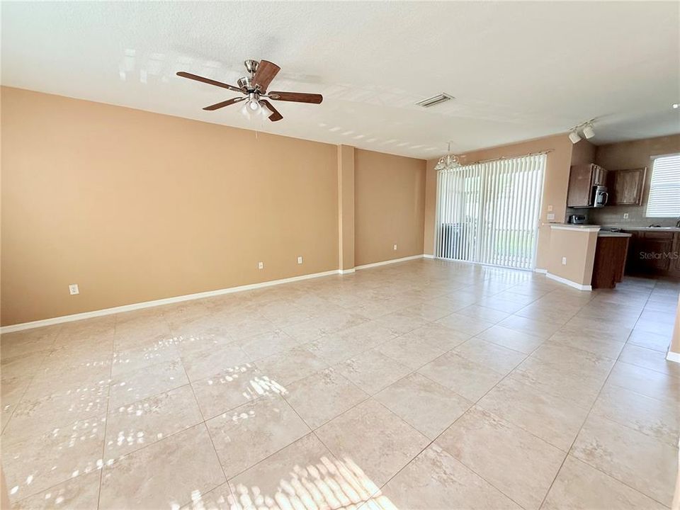 出租: $1,850 (2 贝兹, 1 浴室, 1252 平方英尺)