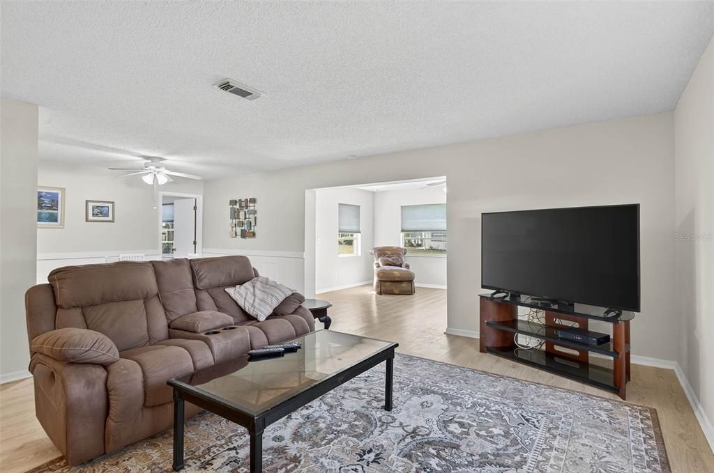 For Rent: $1,950 (2 beds, 2 baths, 1264 Square Feet)