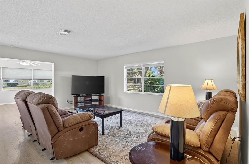 For Rent: $1,950 (2 beds, 2 baths, 1264 Square Feet)