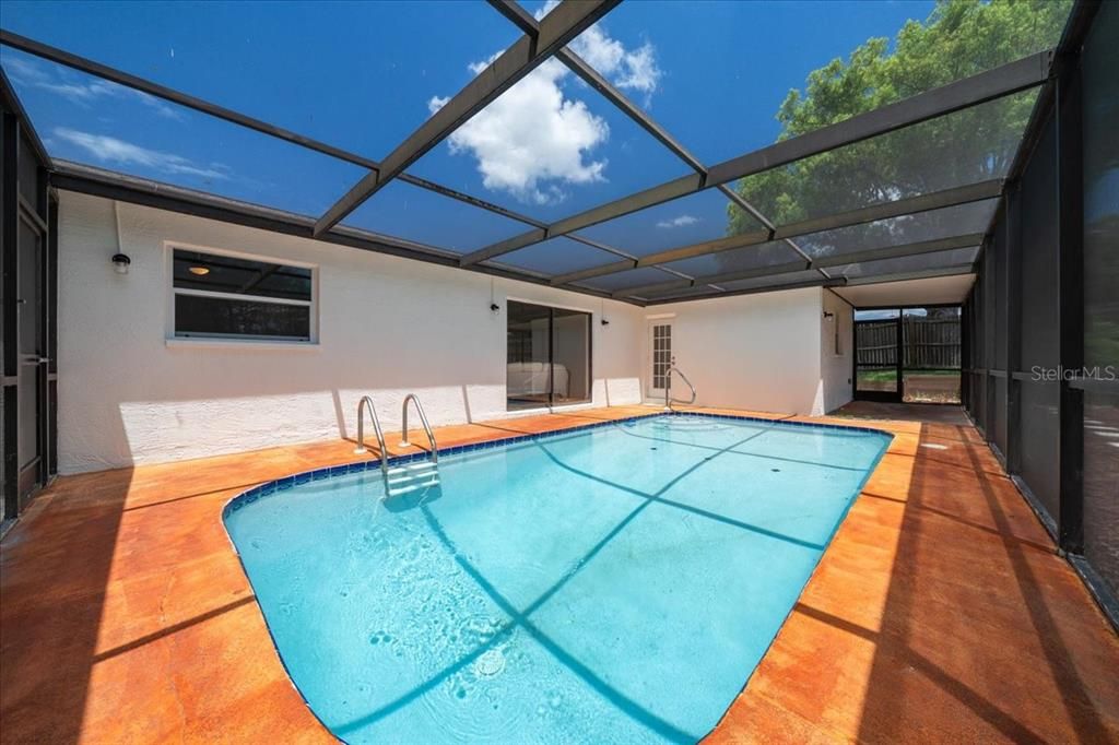 For Sale: $298,000 (3 beds, 2 baths, 1378 Square Feet)