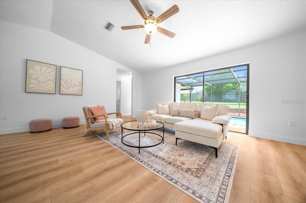 For Sale: $298,000 (3 beds, 2 baths, 1378 Square Feet)