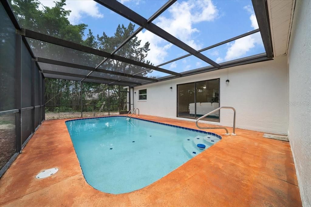 For Sale: $298,000 (3 beds, 2 baths, 1378 Square Feet)