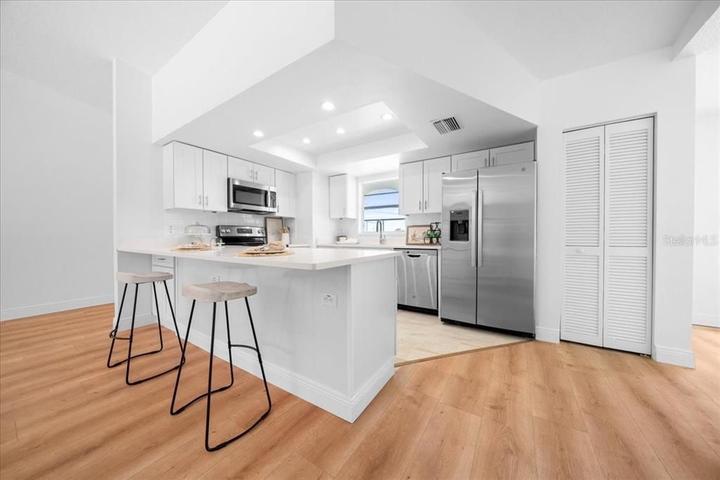 For Sale: $298,000 (3 beds, 2 baths, 1378 Square Feet)