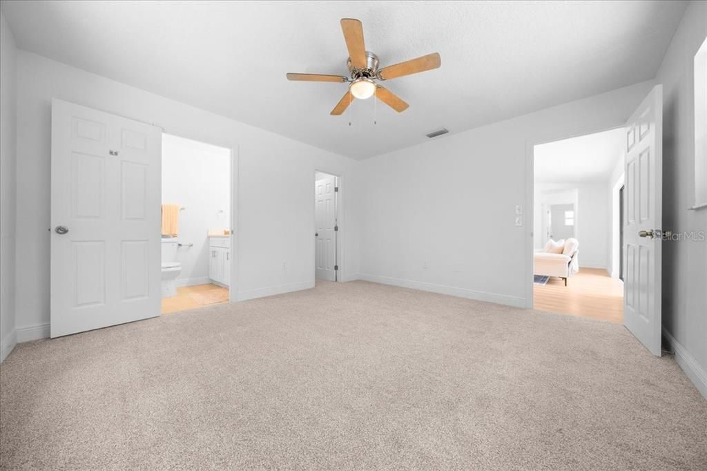 For Sale: $298,000 (3 beds, 2 baths, 1378 Square Feet)