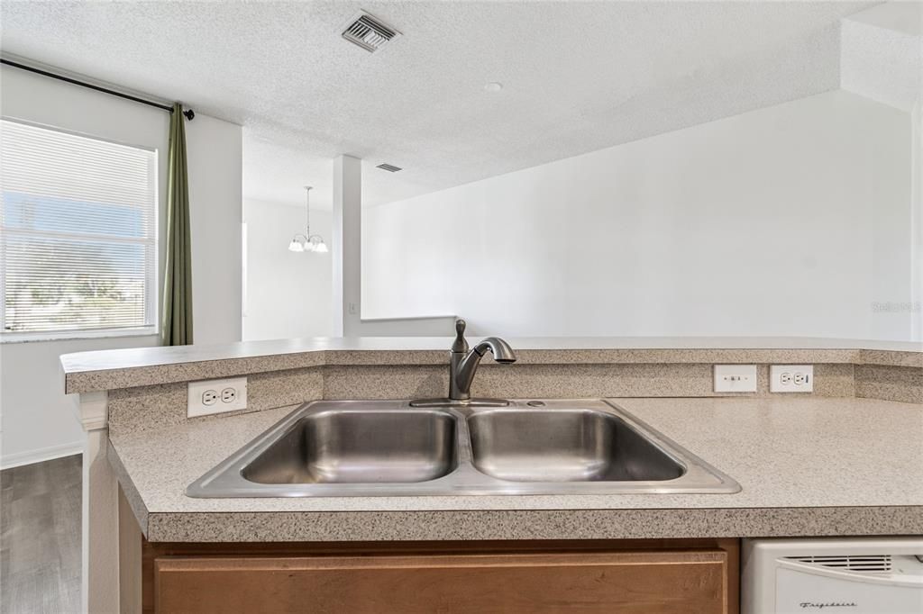 出租: $2,700 (3 贝兹, 2 浴室, 1453 平方英尺)