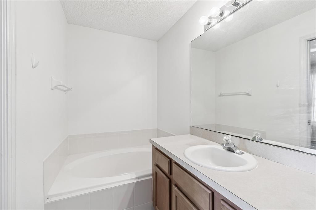 出租: $2,700 (3 贝兹, 2 浴室, 1453 平方英尺)