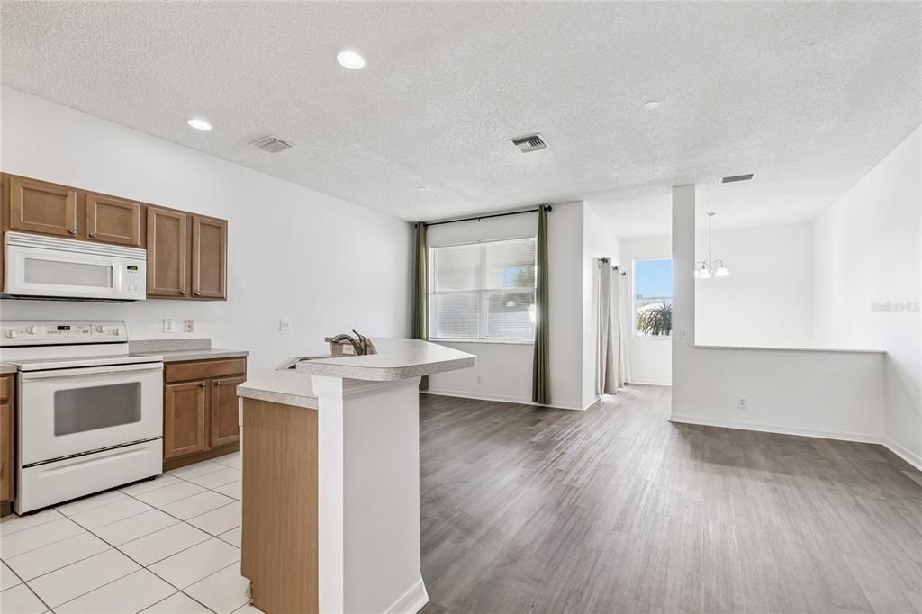 出租: $2,700 (3 贝兹, 2 浴室, 1453 平方英尺)