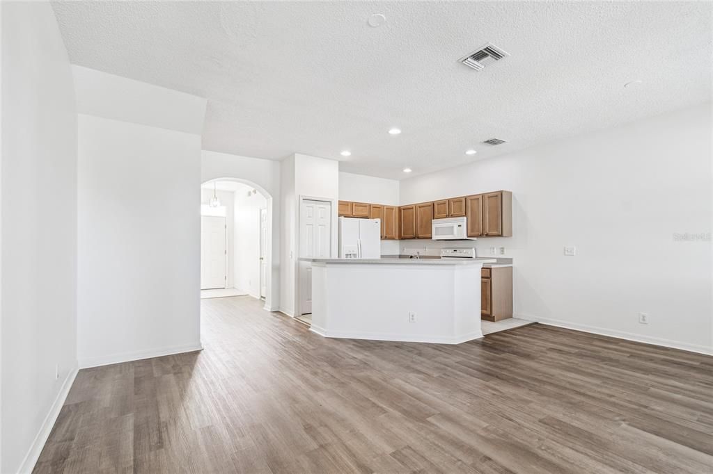 出租: $2,700 (3 贝兹, 2 浴室, 1453 平方英尺)