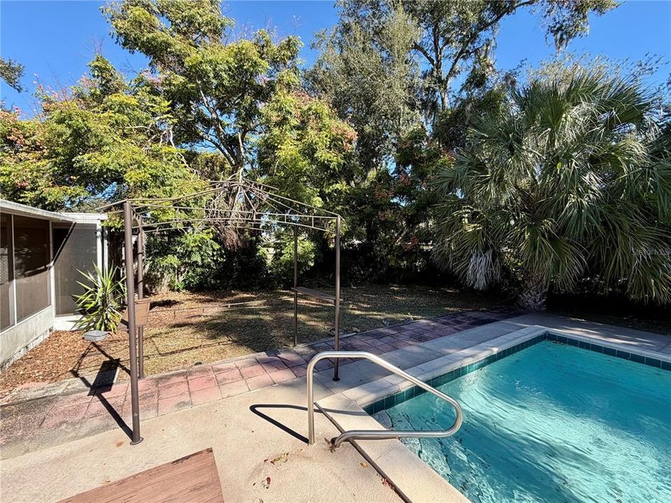 На продажу: $259,000 (3 спален, 2 ванн, 1404 Квадратных фут)