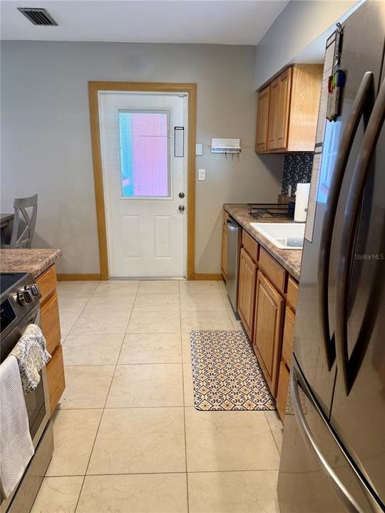 На продажу: $259,000 (3 спален, 2 ванн, 1404 Квадратных фут)