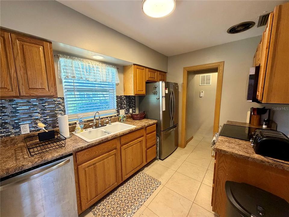 На продажу: $259,000 (3 спален, 2 ванн, 1404 Квадратных фут)