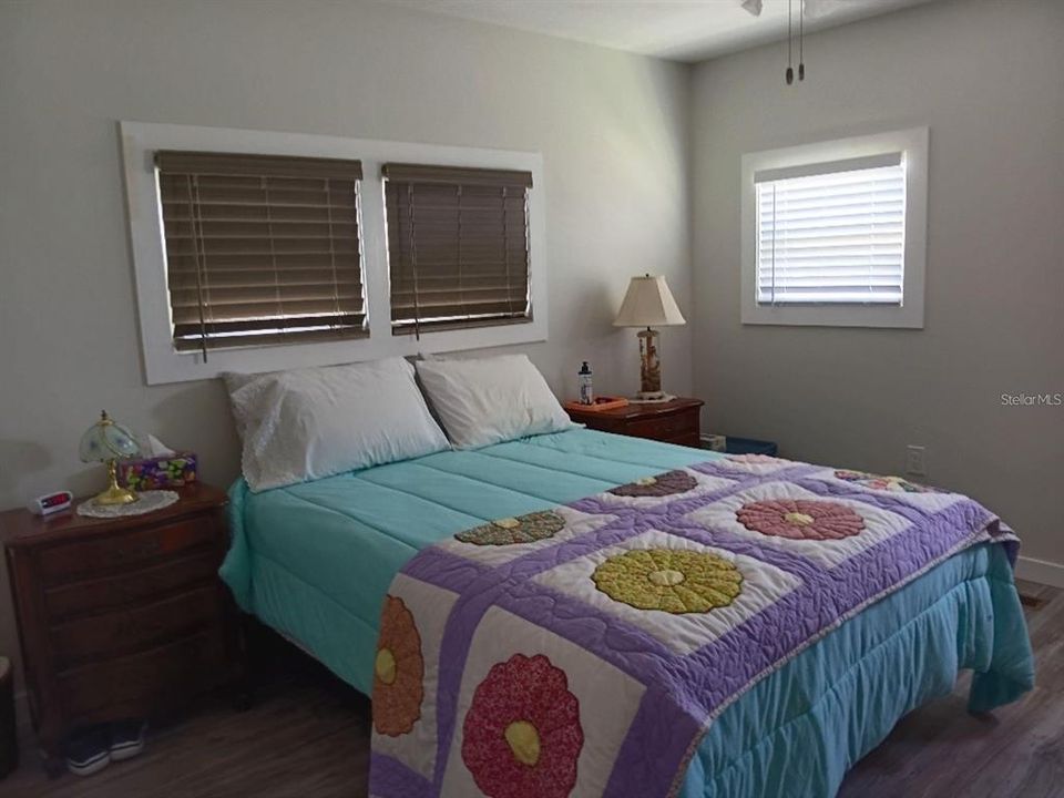 待售: $285,000 (2 贝兹, 2 浴室, 1055 平方英尺)