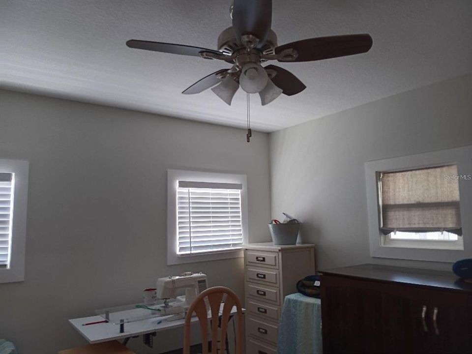 待售: $285,000 (2 贝兹, 2 浴室, 1055 平方英尺)