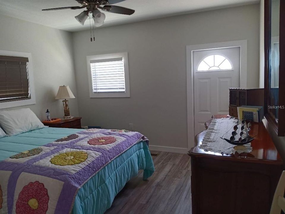 待售: $285,000 (2 贝兹, 2 浴室, 1055 平方英尺)