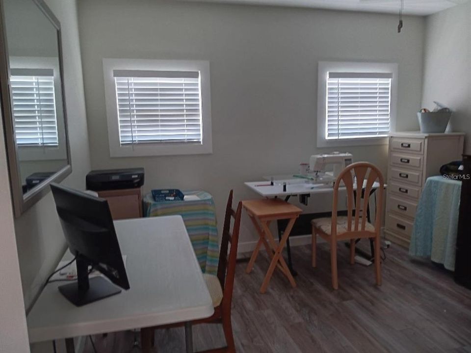 待售: $285,000 (2 贝兹, 2 浴室, 1055 平方英尺)