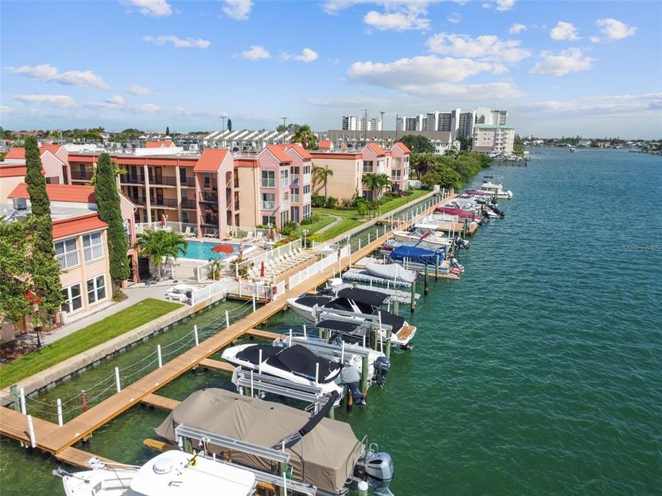 На продажу: $285,000 (1 спален, 1 ванн, 590 Квадратных фут)