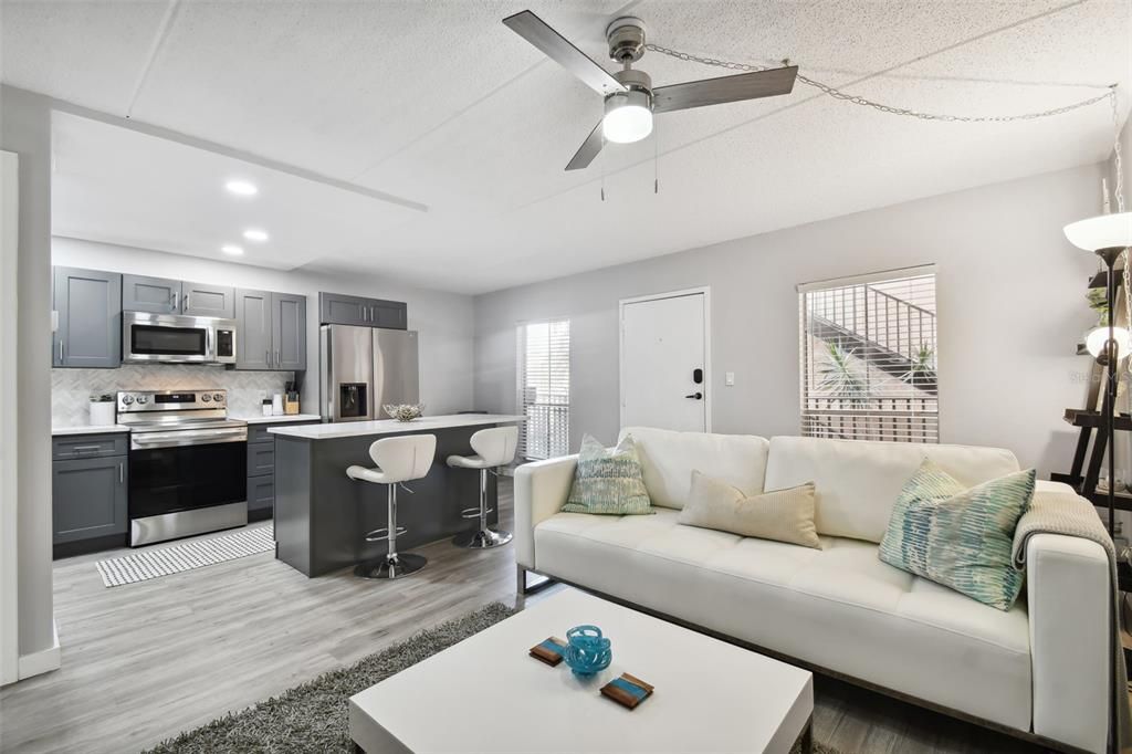 На продажу: $285,000 (1 спален, 1 ванн, 590 Квадратных фут)