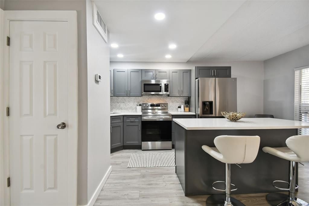 На продажу: $285,000 (1 спален, 1 ванн, 590 Квадратных фут)