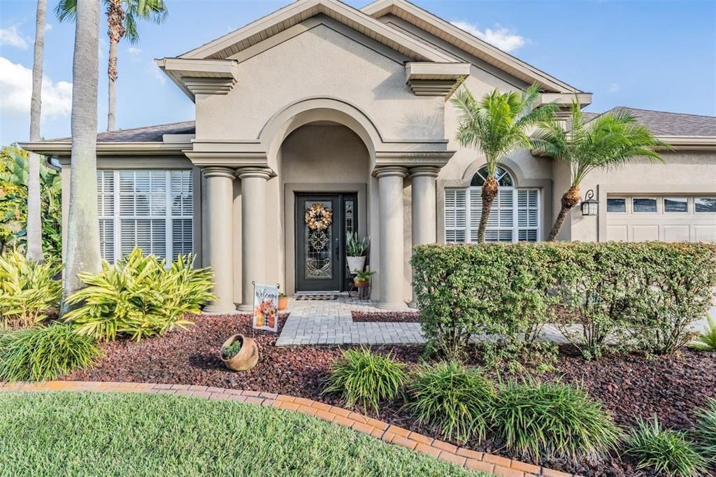 合同活跃: $715,000 (5 贝兹, 4 浴室, 3102 平方英尺)