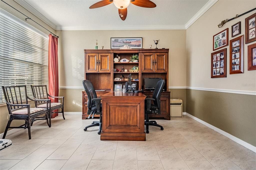 合同活跃: $715,000 (5 贝兹, 4 浴室, 3102 平方英尺)