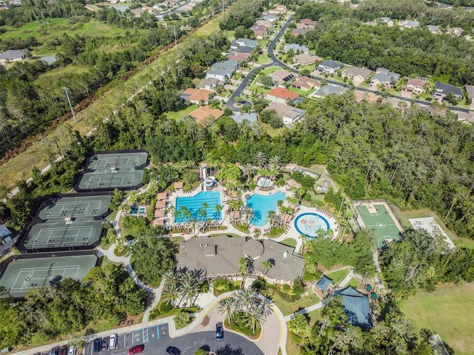 合同活跃: $715,000 (5 贝兹, 4 浴室, 3102 平方英尺)