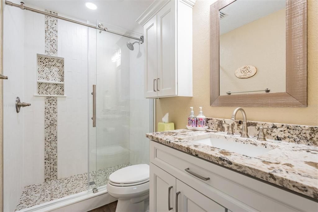 合同活跃: $715,000 (5 贝兹, 4 浴室, 3102 平方英尺)