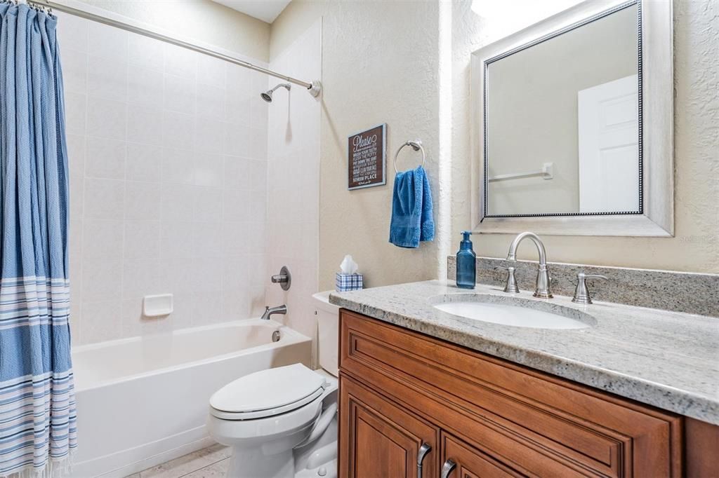 合同活跃: $715,000 (5 贝兹, 4 浴室, 3102 平方英尺)