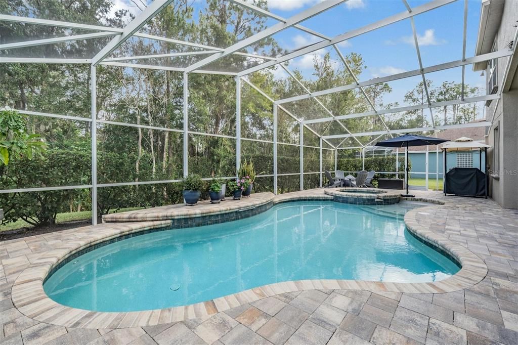 合同活跃: $715,000 (5 贝兹, 4 浴室, 3102 平方英尺)