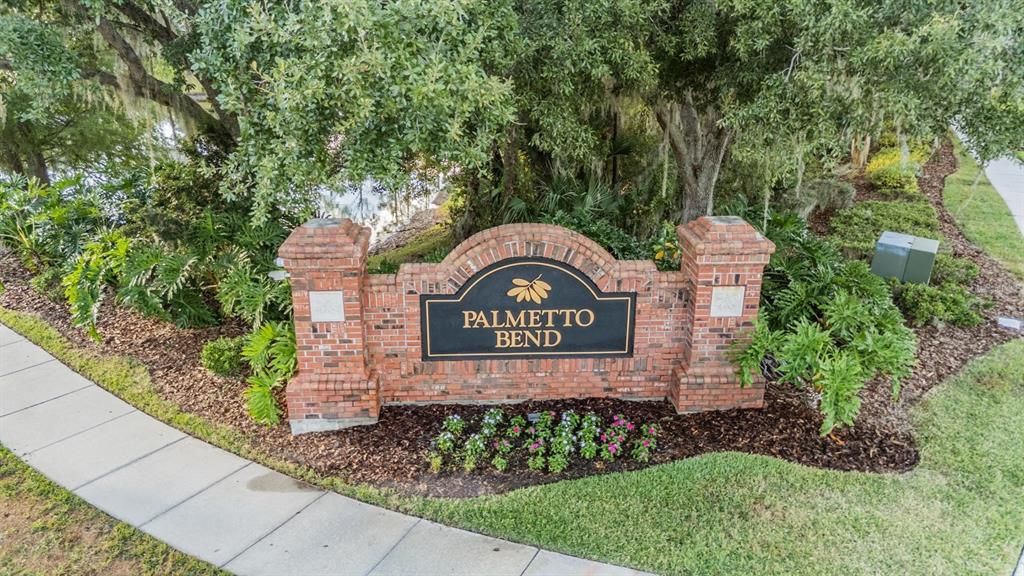 合同活跃: $715,000 (5 贝兹, 4 浴室, 3102 平方英尺)