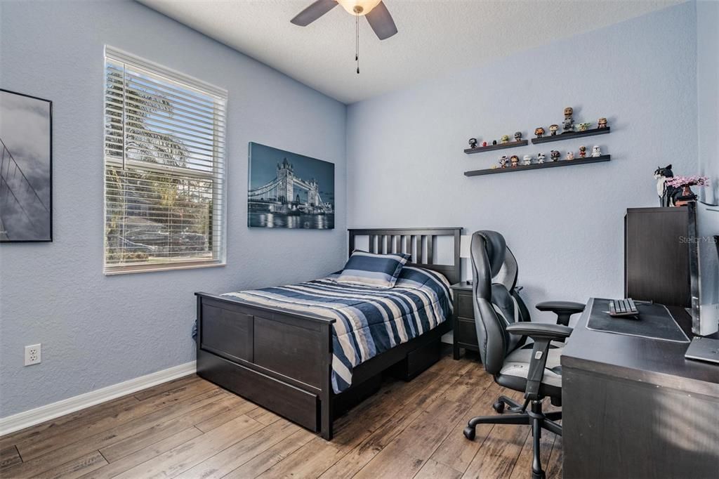 合同活跃: $715,000 (5 贝兹, 4 浴室, 3102 平方英尺)