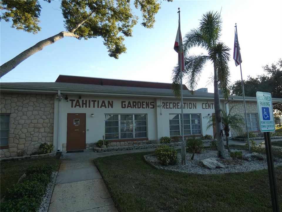 合同活跃: $125,000 (2 贝兹, 1 浴室, 768 平方英尺)