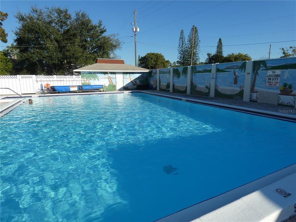 合同活跃: $125,000 (2 贝兹, 1 浴室, 768 平方英尺)