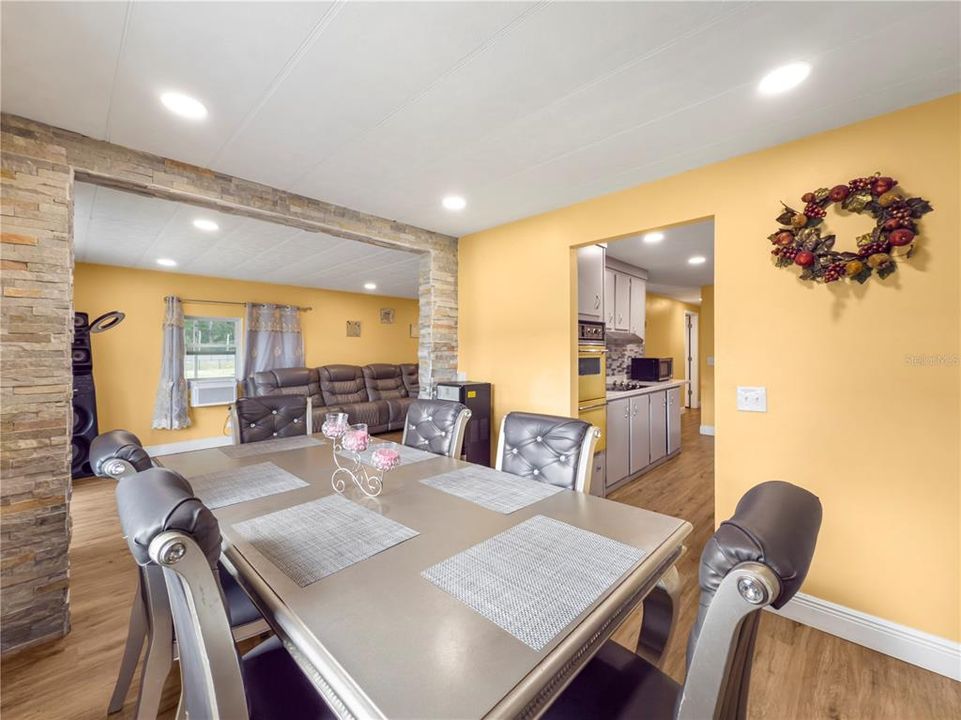 En Venta: $184,900 (3 camas, 2 baños, 1428 Pies cuadrados)