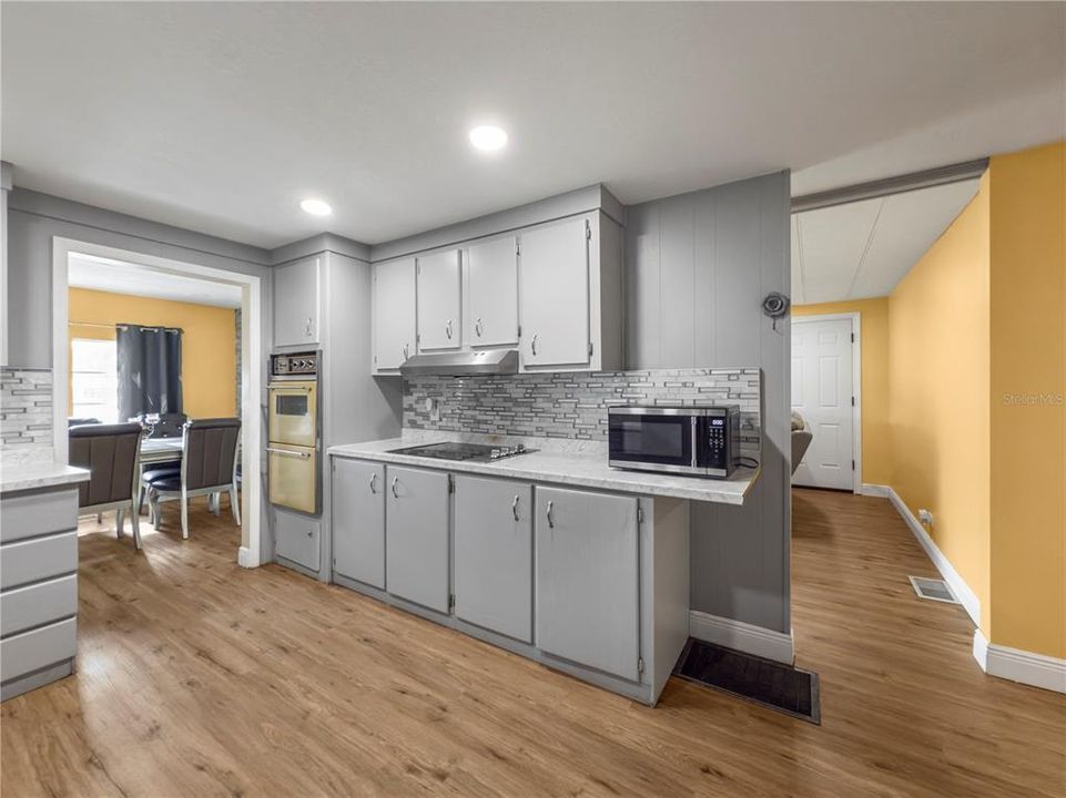 En Venta: $184,900 (3 camas, 2 baños, 1428 Pies cuadrados)