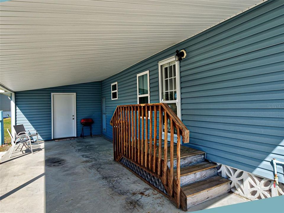 合同活跃: $159,500 (2 贝兹, 2 浴室, 1296 平方英尺)