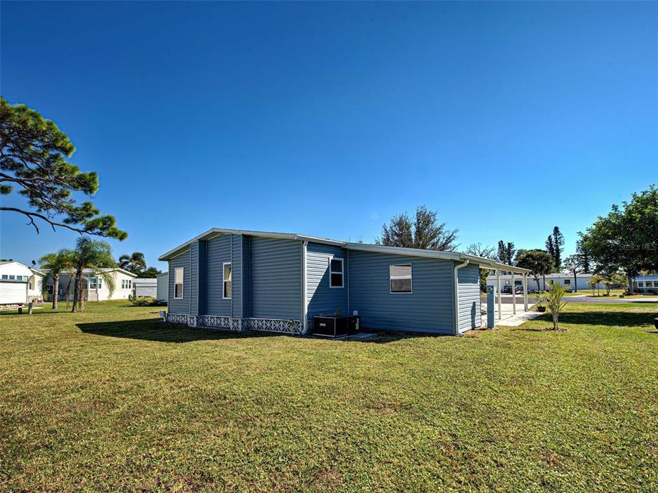 合同活跃: $159,500 (2 贝兹, 2 浴室, 1296 平方英尺)