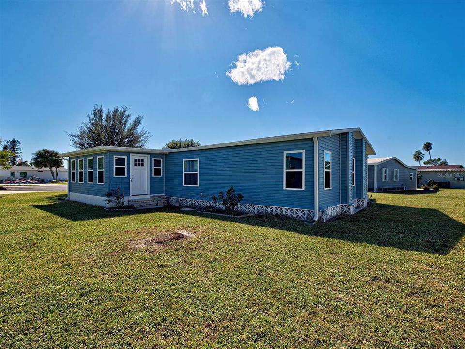 合同活跃: $159,500 (2 贝兹, 2 浴室, 1296 平方英尺)